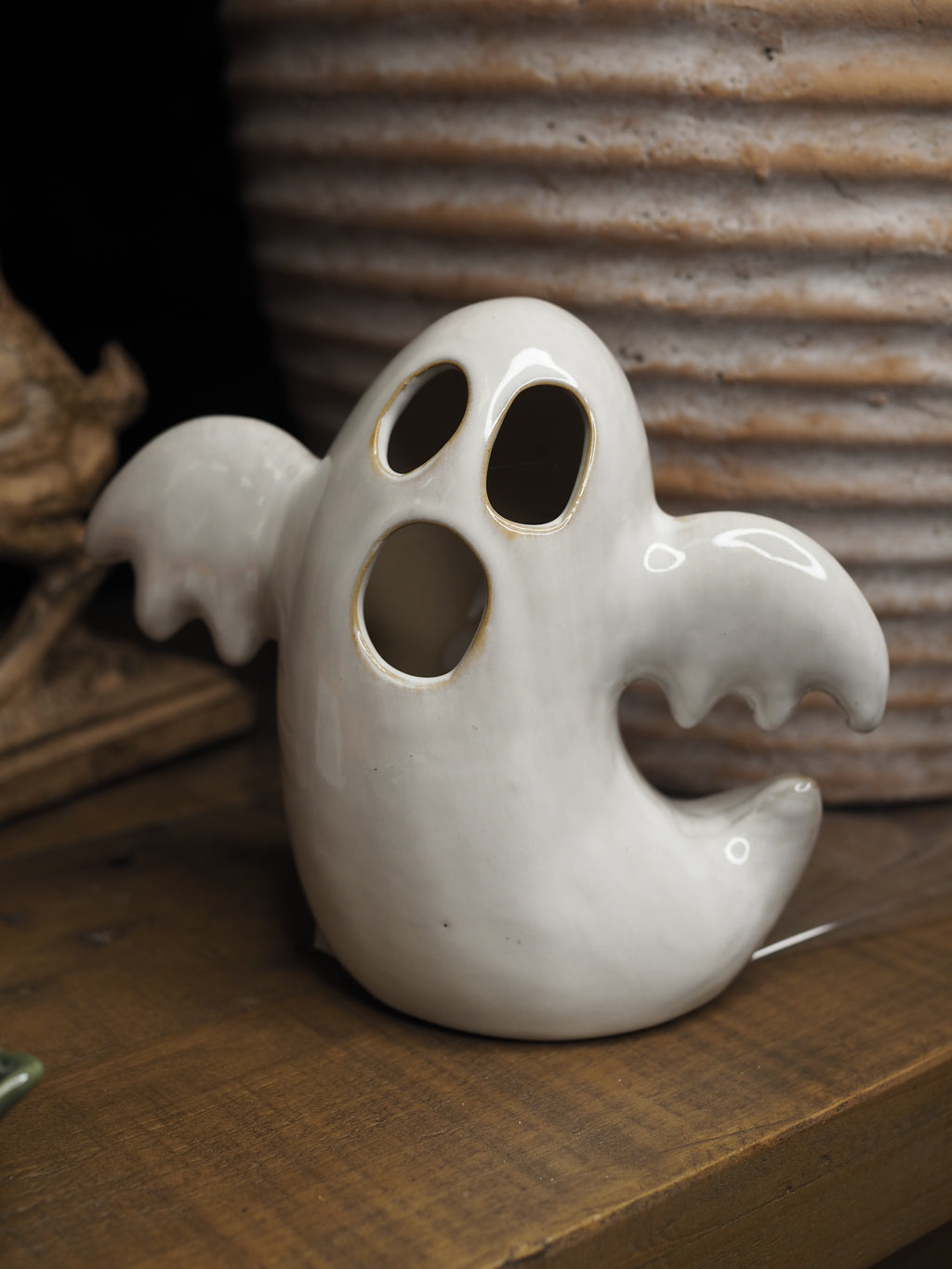 Ceramic ghost with LED