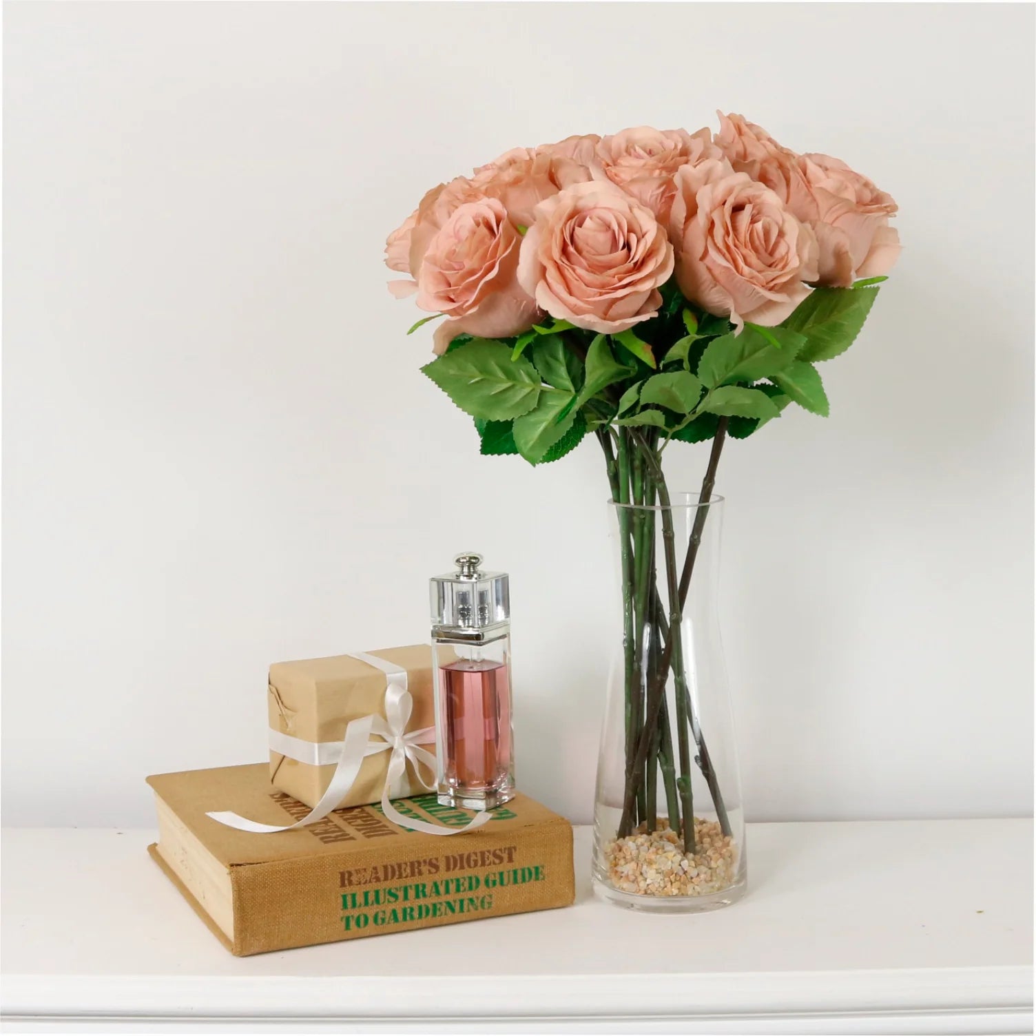 Dusty pink lila bud rose stem