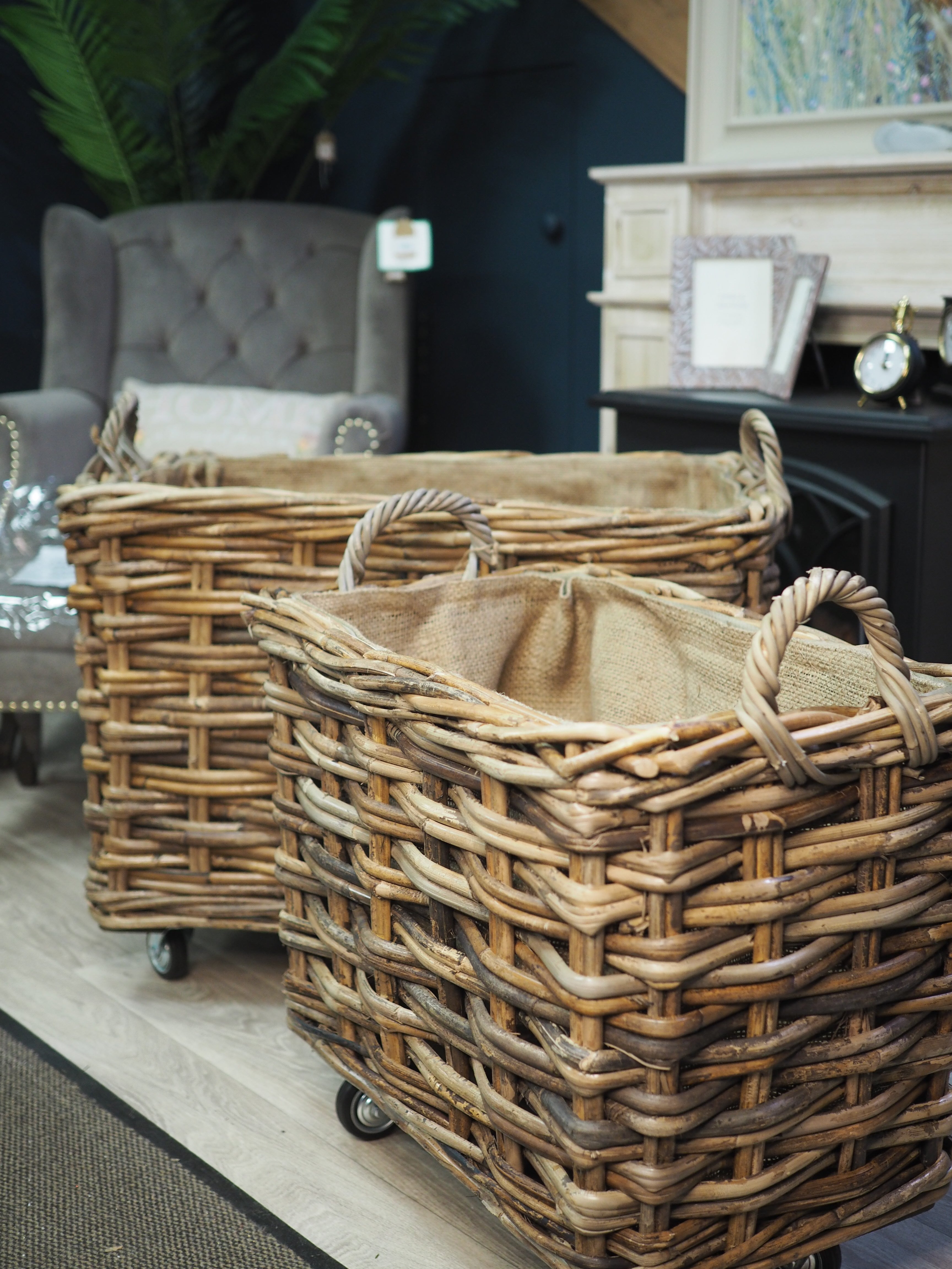 Set of 2 Glenweave log baskets with wheels and jute lining