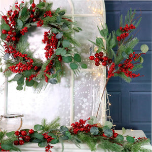 Winter Premium red cluster berry wreath