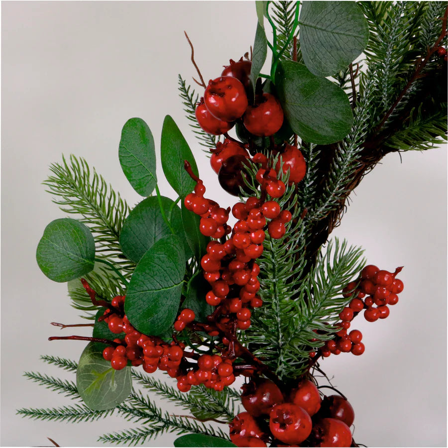 Winter Premium red cluster berry wreath