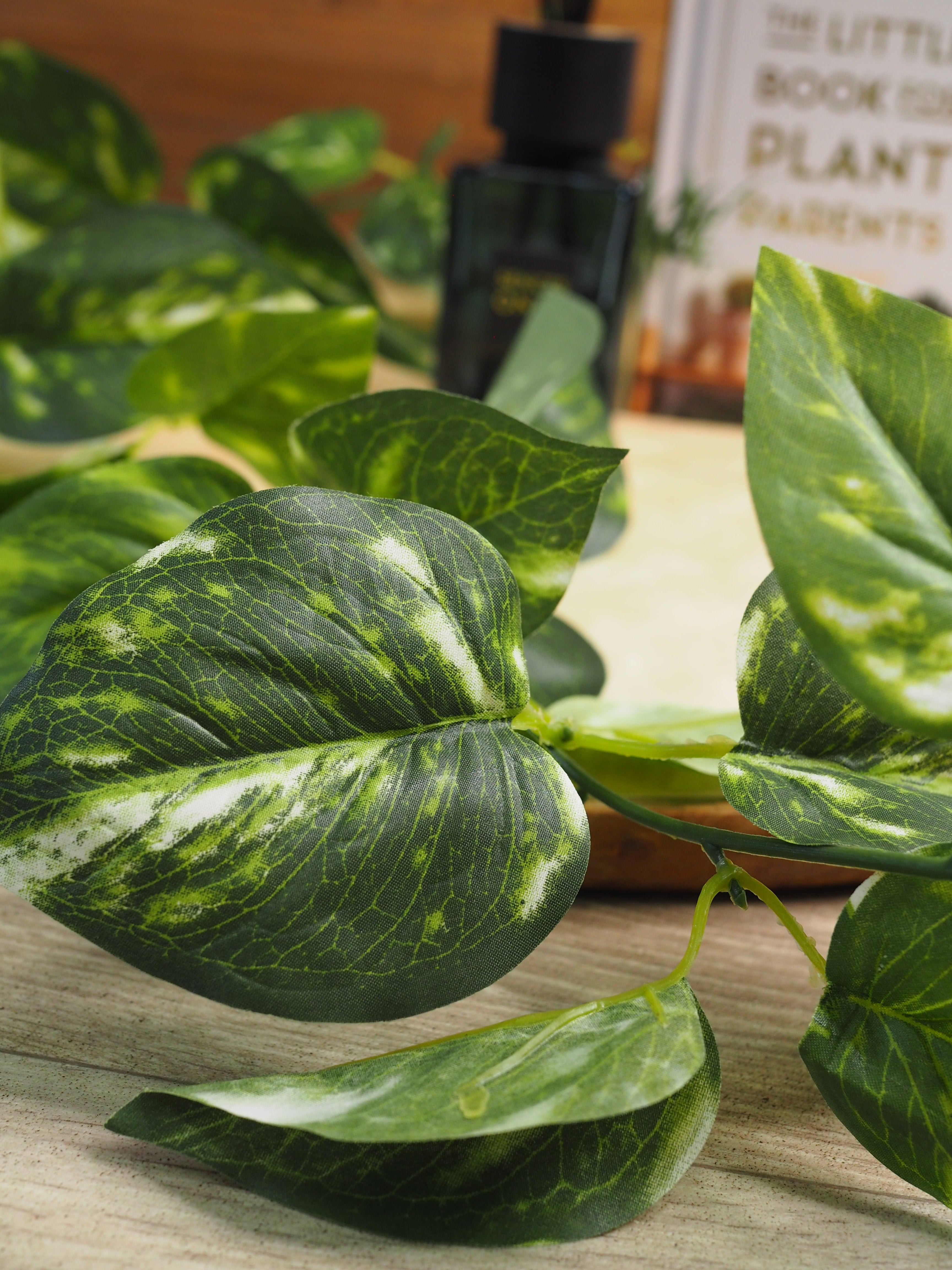 Green leaf garland (180cm)
