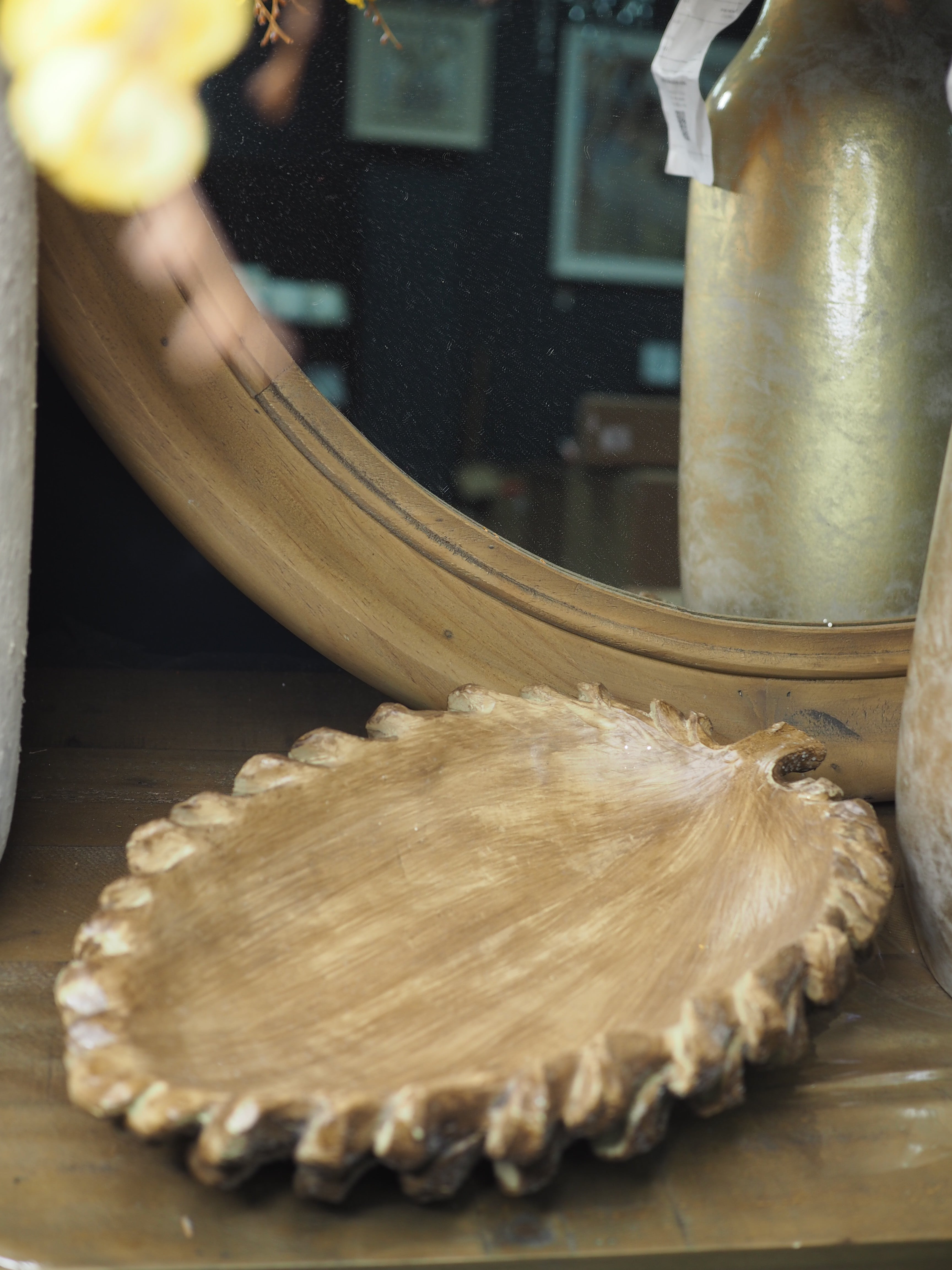 Pine cone deco bowl