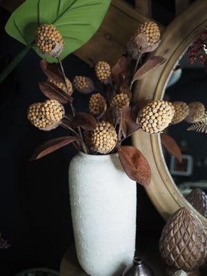 Tall Autumnal berry stem