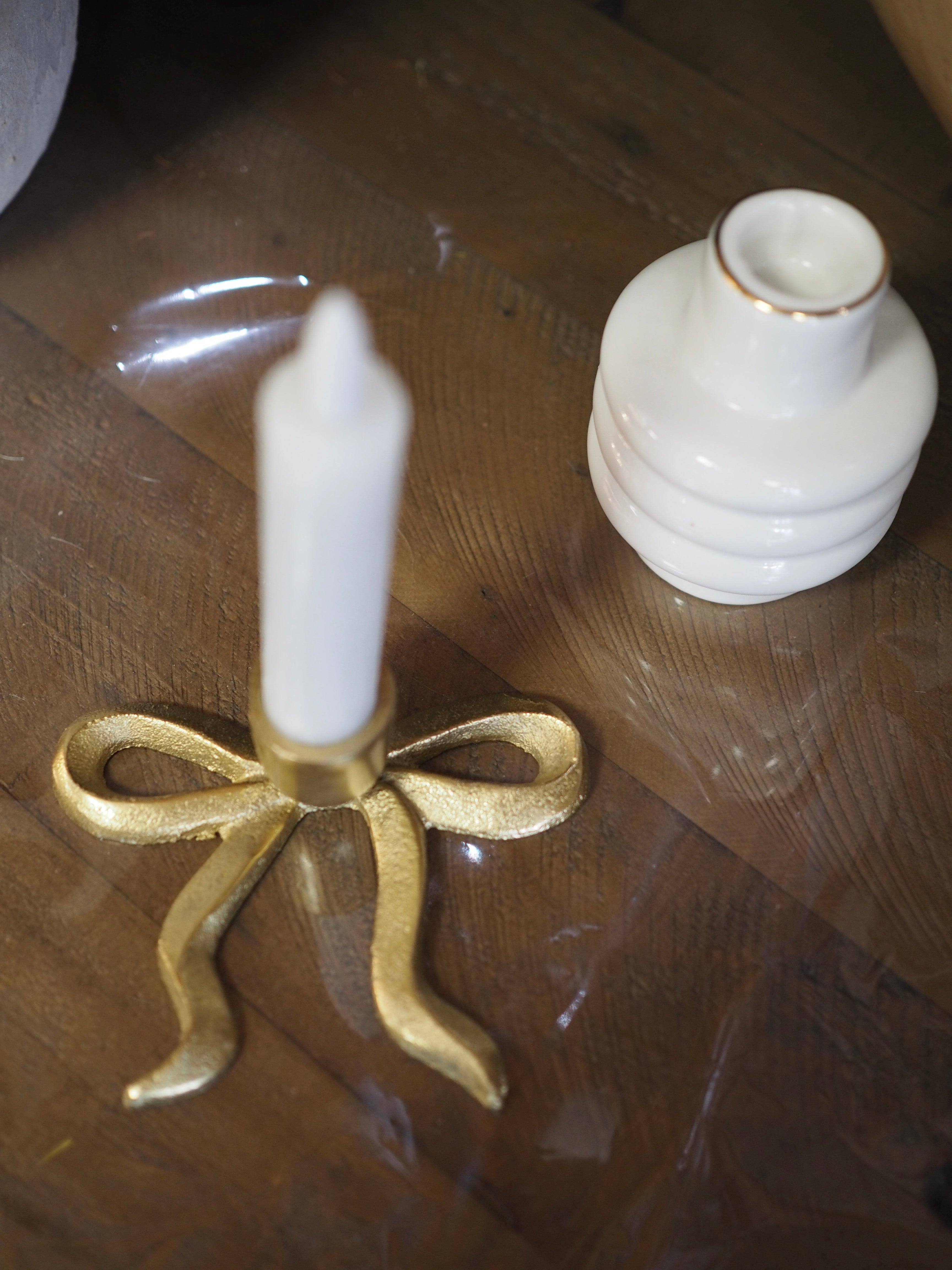 Gold Bow Shaped Candleholder