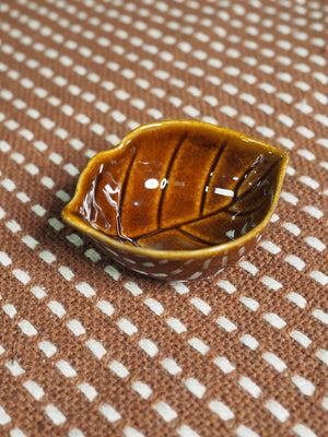 Brown glossy stoneware mini leaf dish