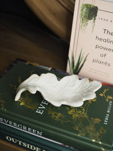 Cream ceramic oak leaf dish
