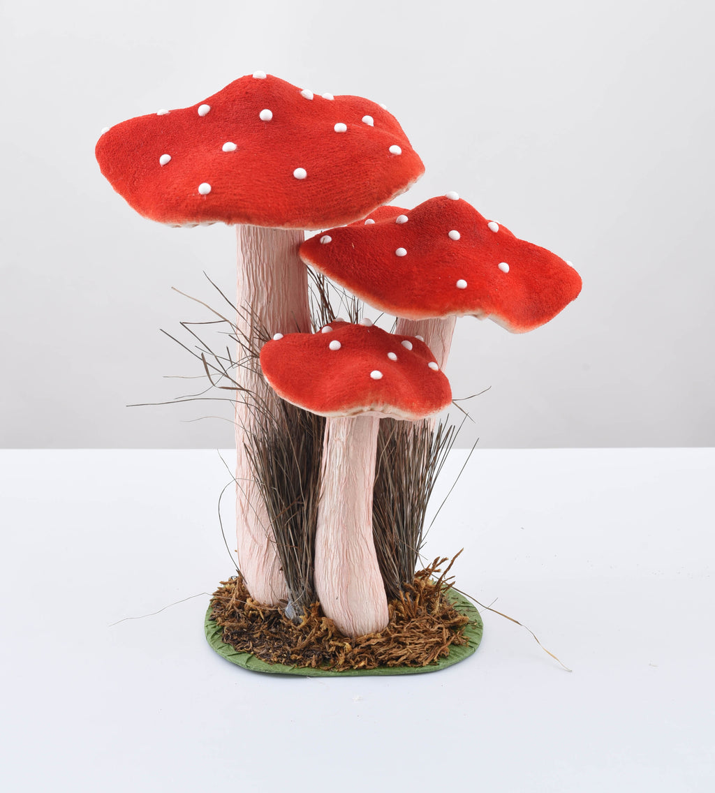 Red and white spotted toadstool cluster-small