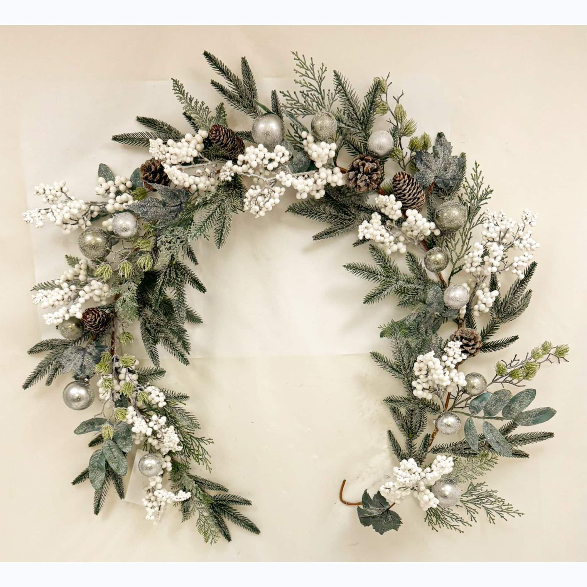 Snowberry and bauble garland