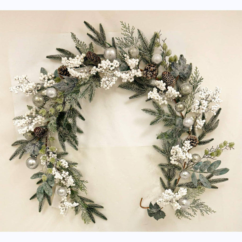 Snowberry and bauble garland