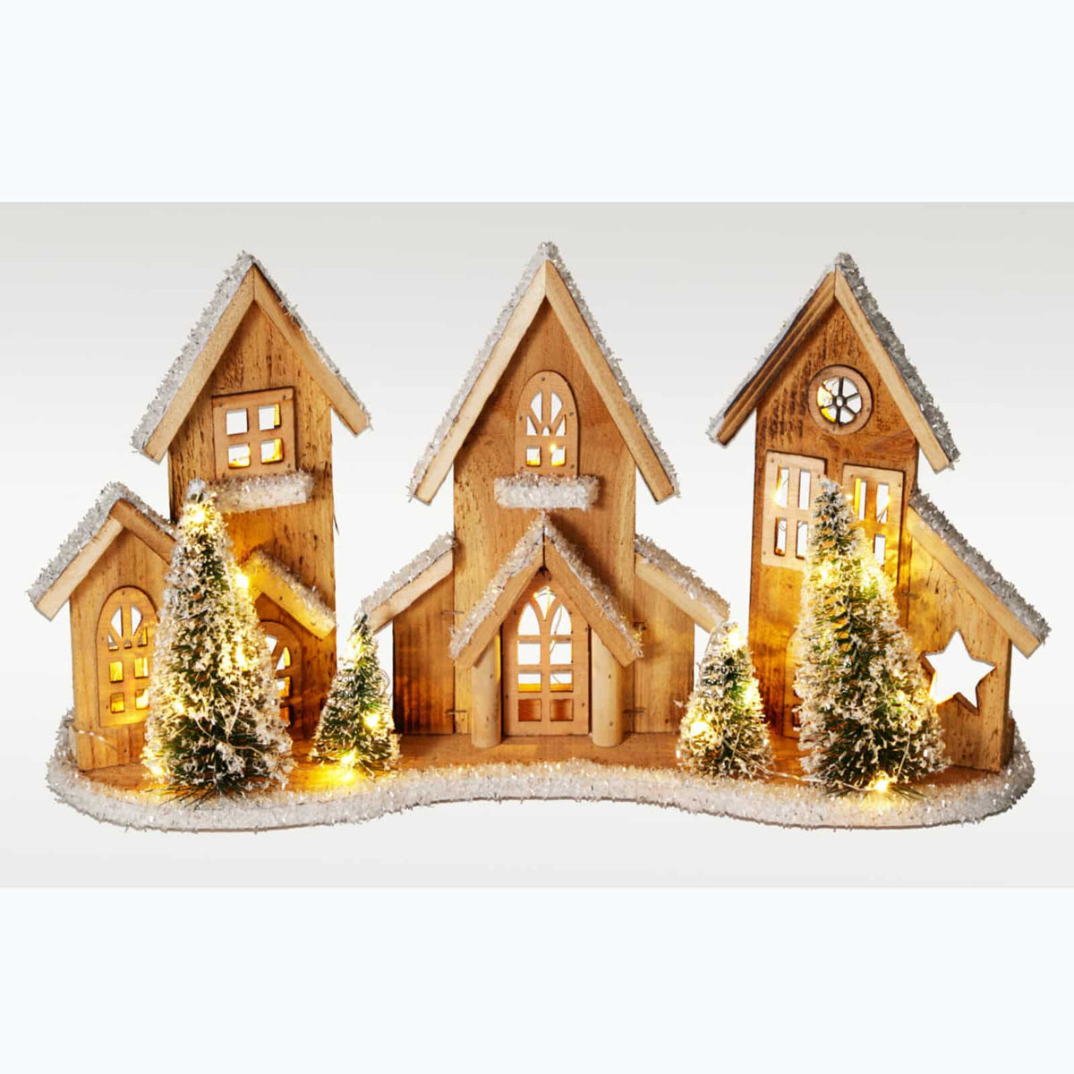 Natural light up wood house scene 24cm