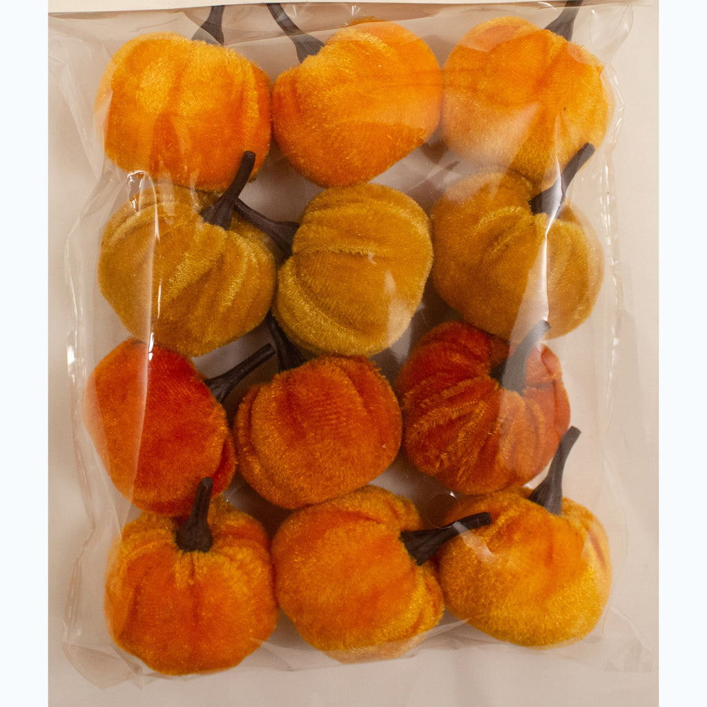 Bag of assorted velvet pumpkins (4cm)