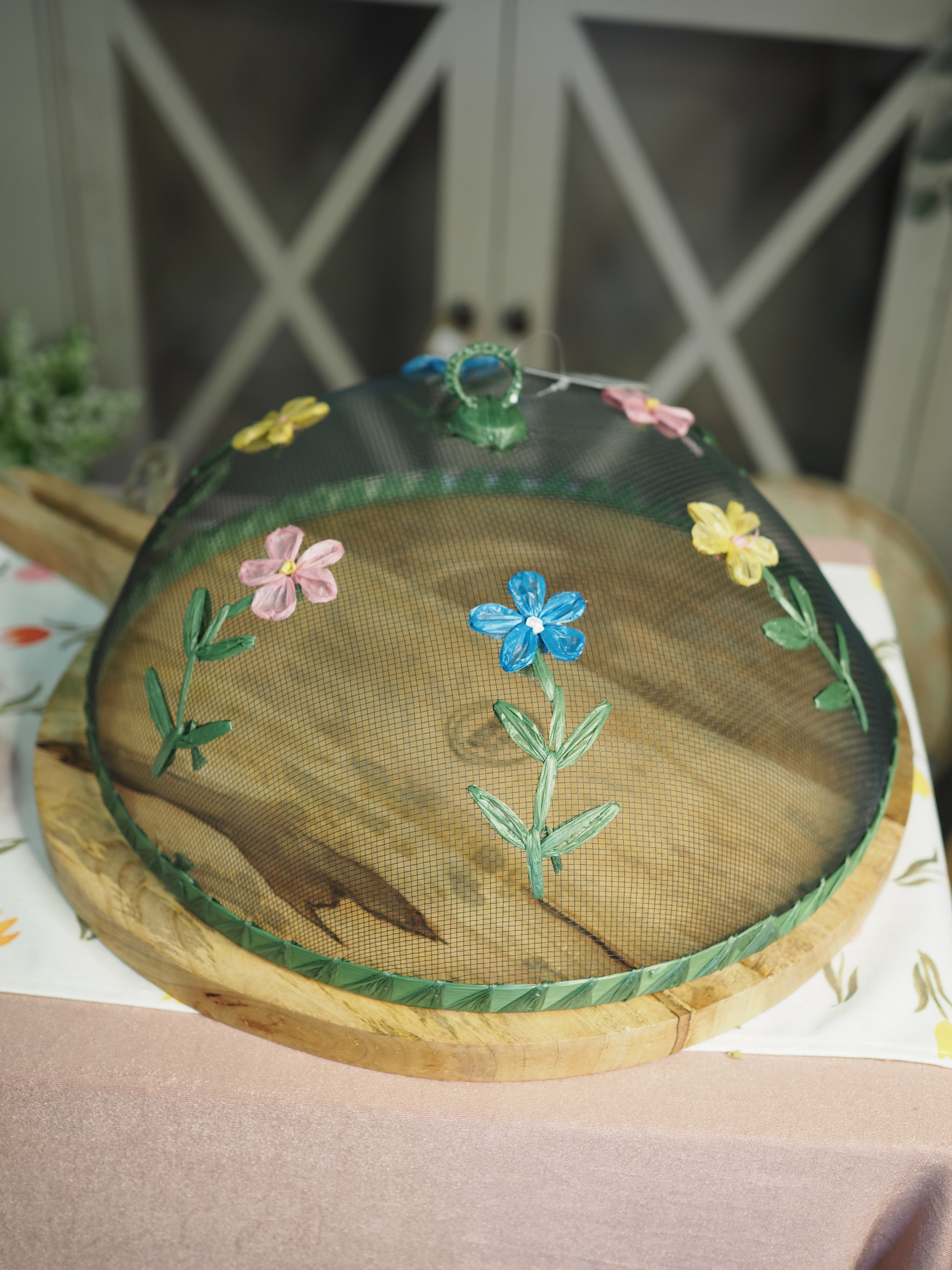 Floral stems food cover