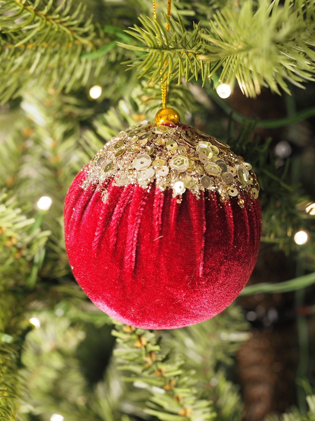 Burgundy velvet bauble with gold cascade