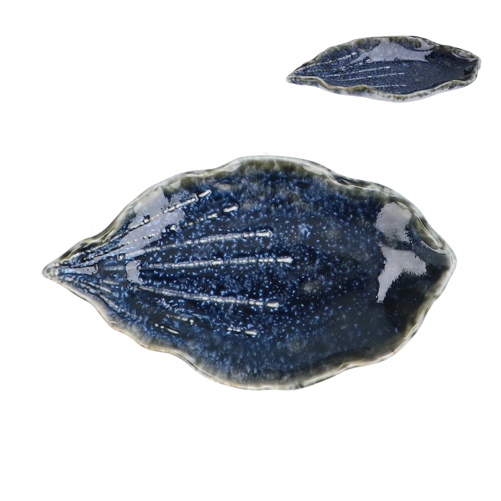 Blue reactive stoneware shell trinket dish