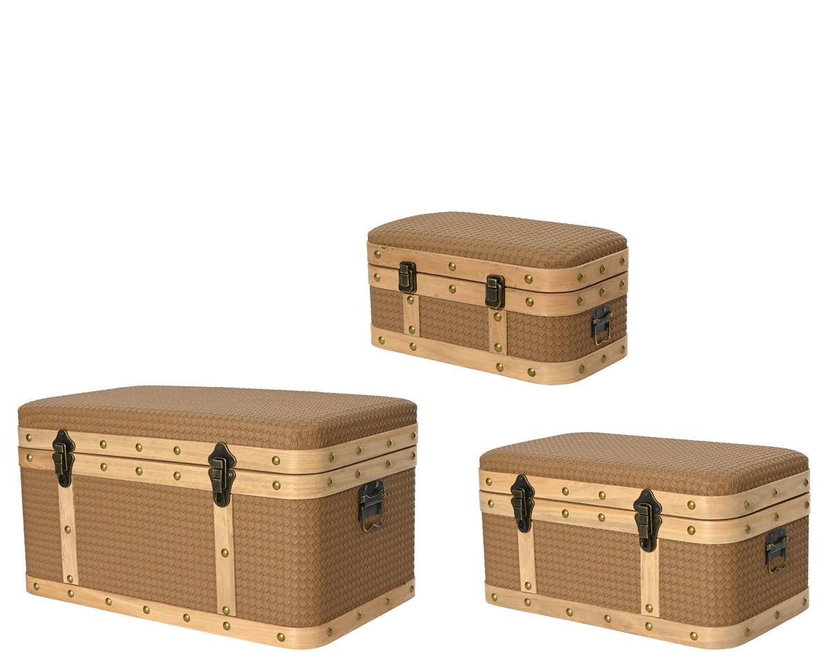 Brown chests with wooden trim and copper closure