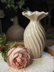 Taupe Stoneware Twist Frill Dec. Vase