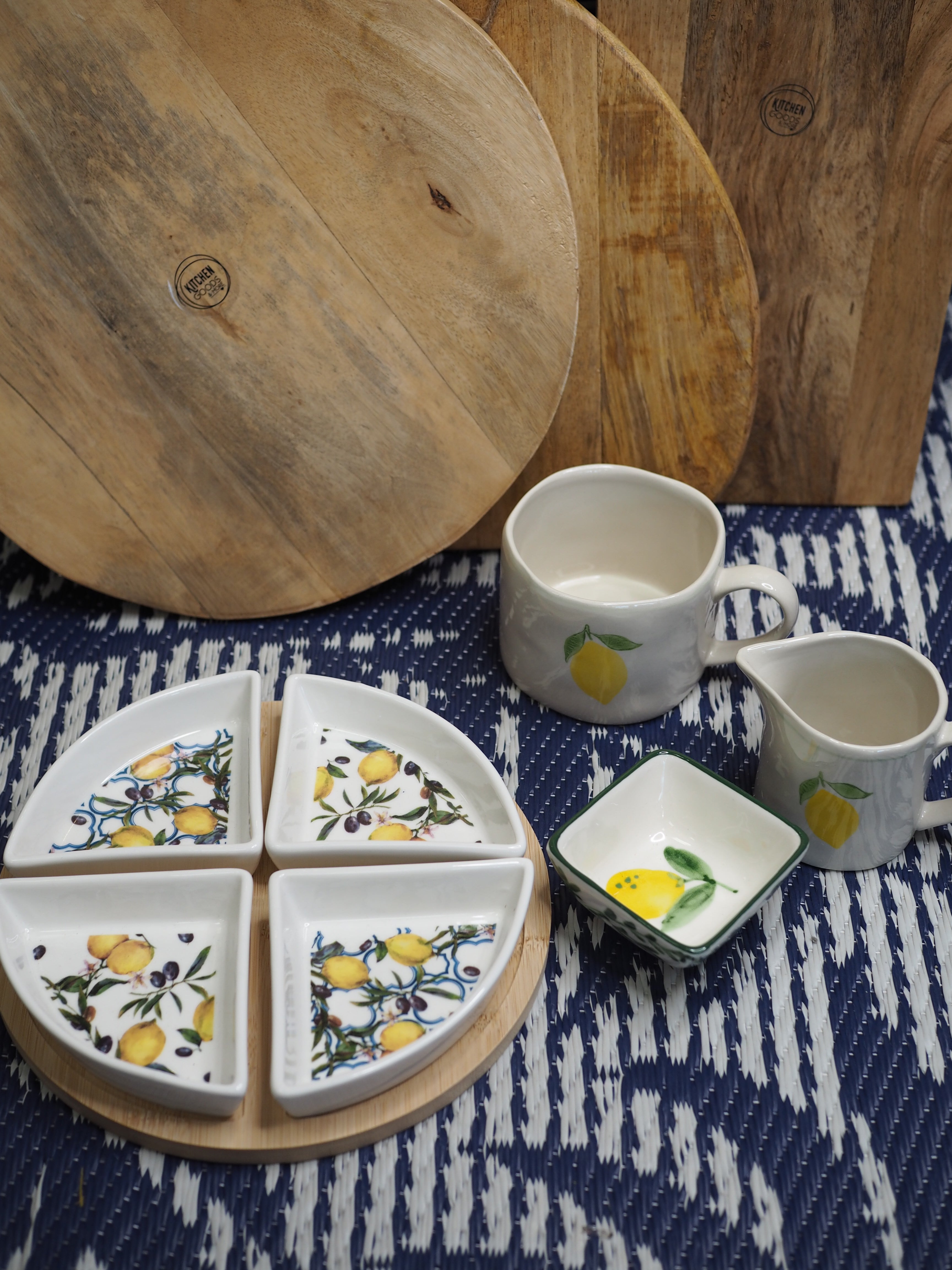Lemon and olive print tapas set