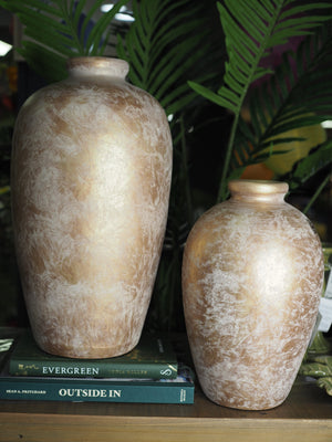 Tall matt gold vase with glitter effect finish
