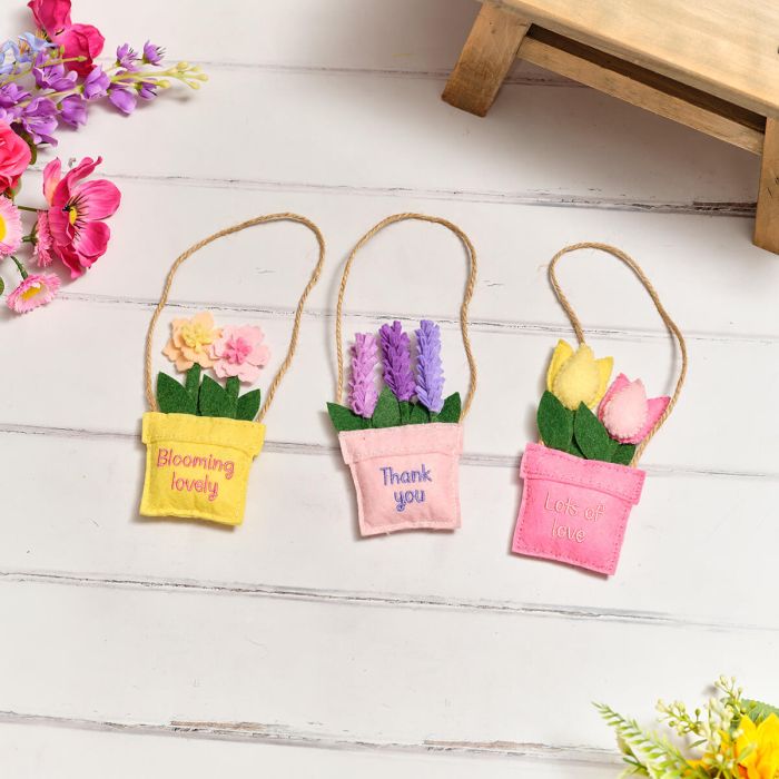 Felt flower thank you hanging decorations