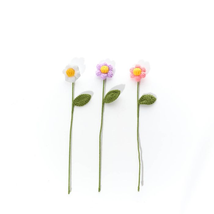Bright & beautiful wired crochet daisies
