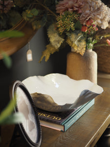 Wavy ceramic plate