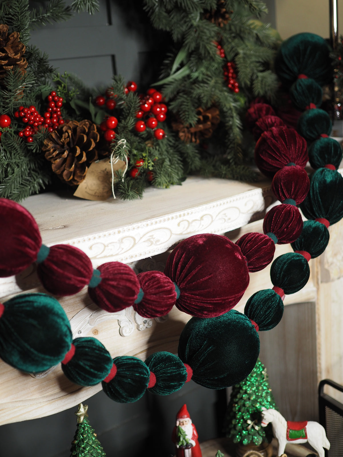 Emerald bobble garland