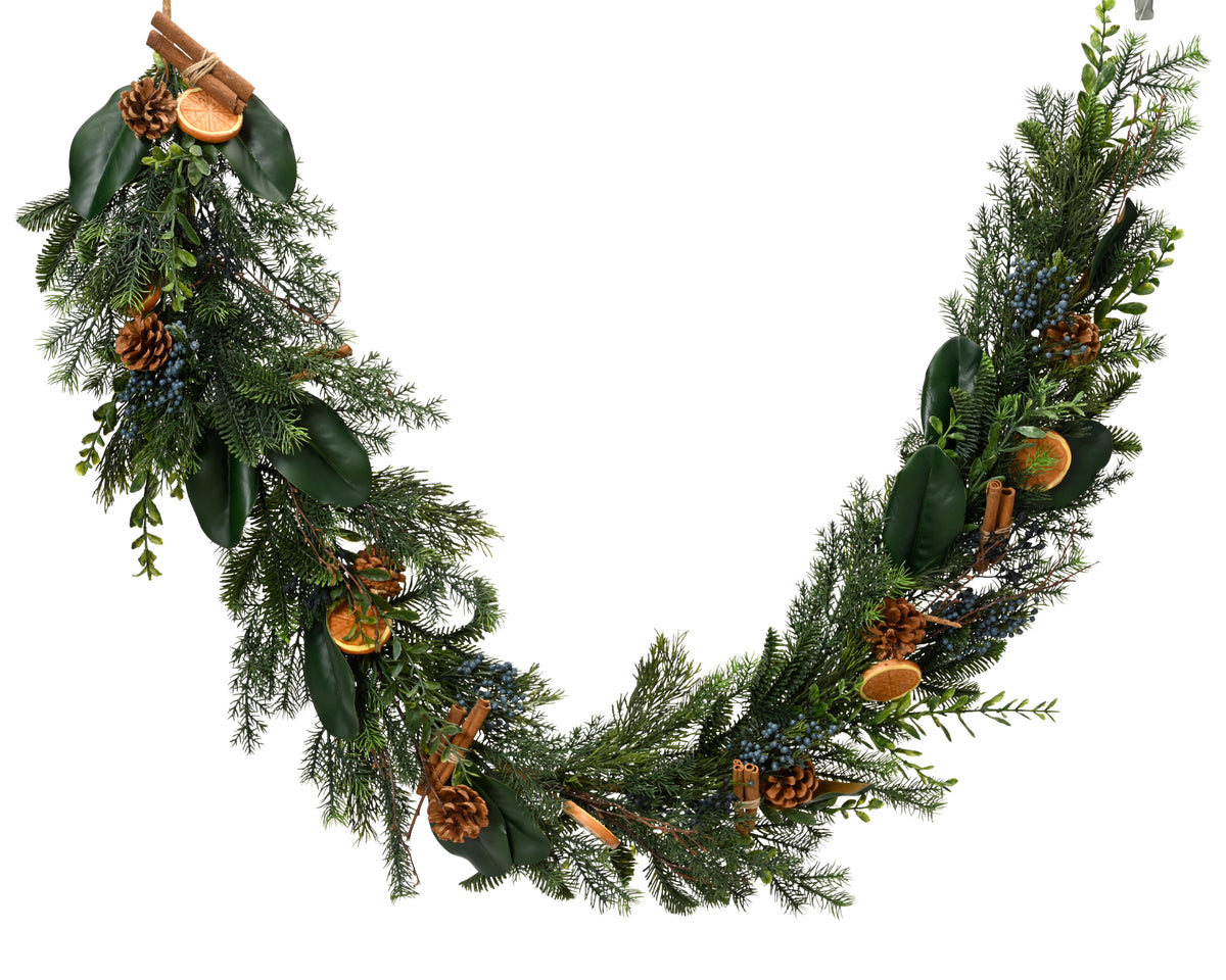 Orange and cinnamon Christmas garland