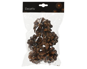 Natural look pinecone set