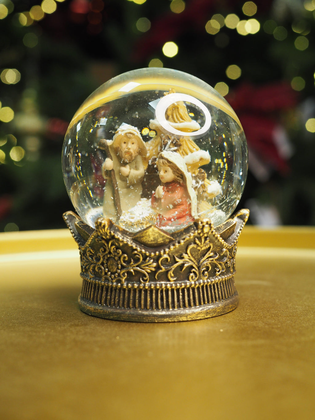 Nativity in gold crown snow dome