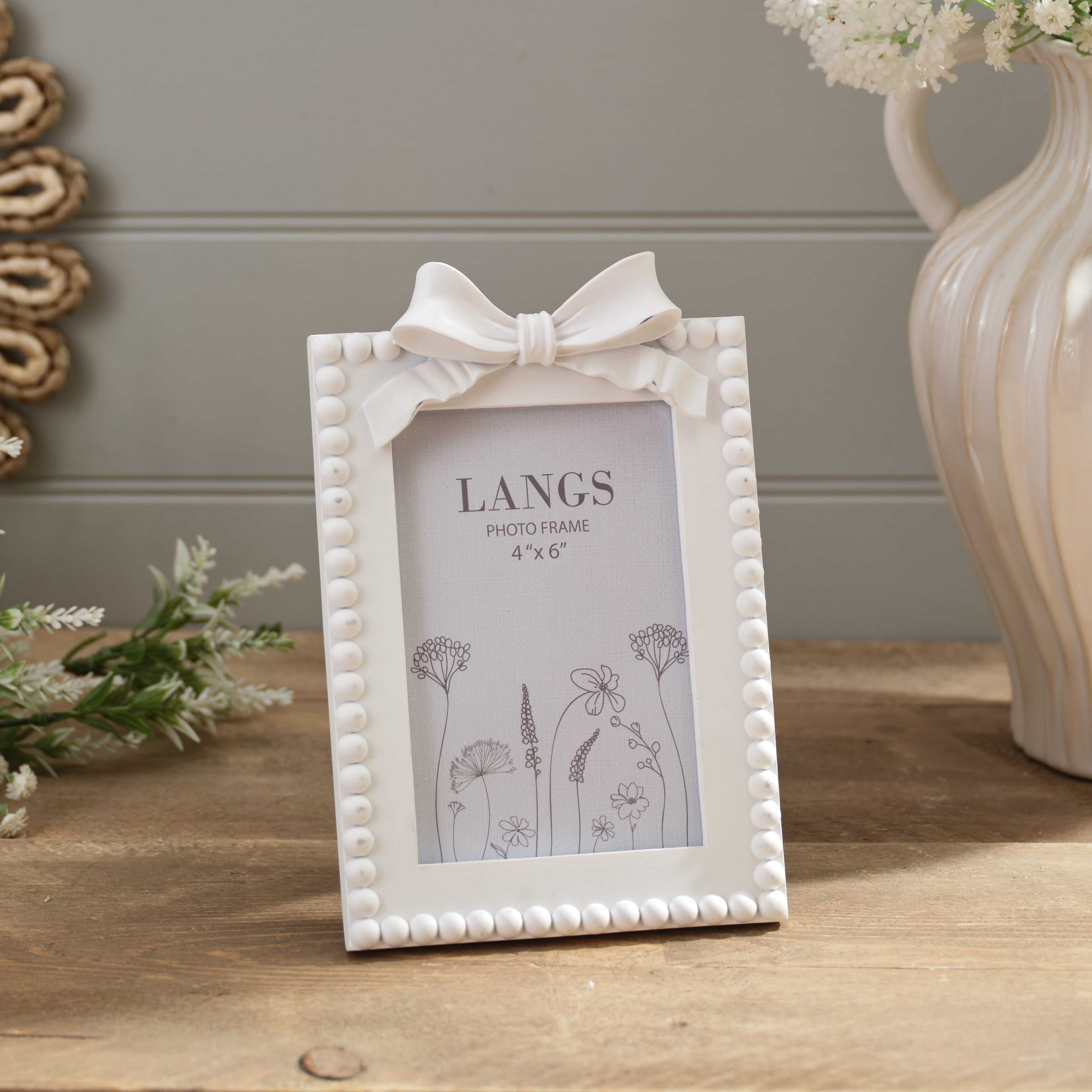 White bow beaded photo frame