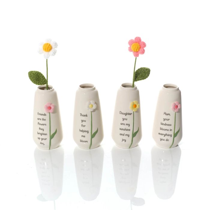 Sentimental vase with 3D flower