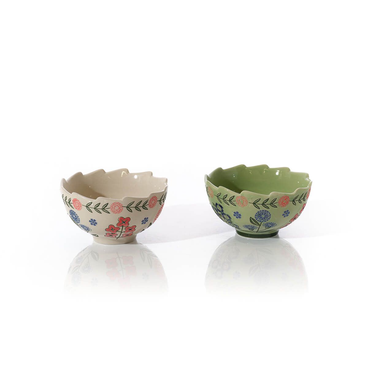 Flourish and foliage zig zag edged stoneware dish