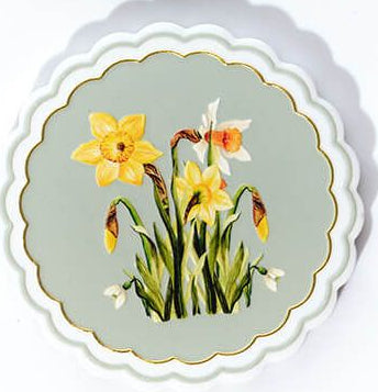 Floral ceramic coaster with gold scalloped edge