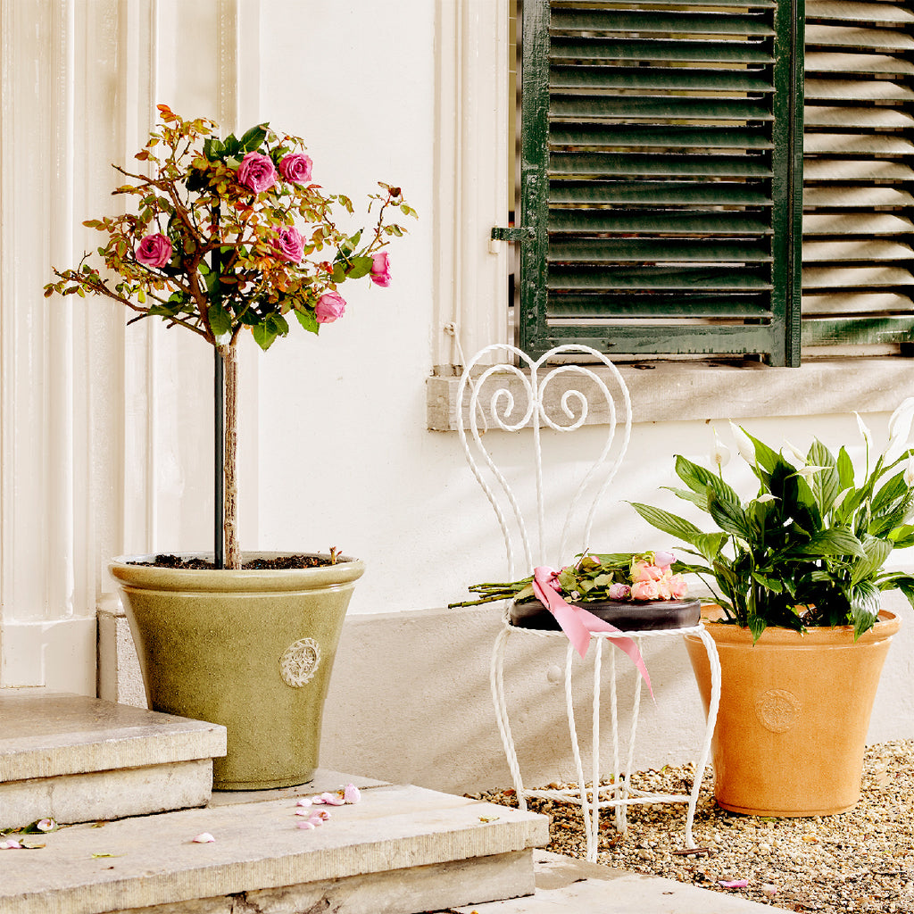 Sarah polystone outdoor planter