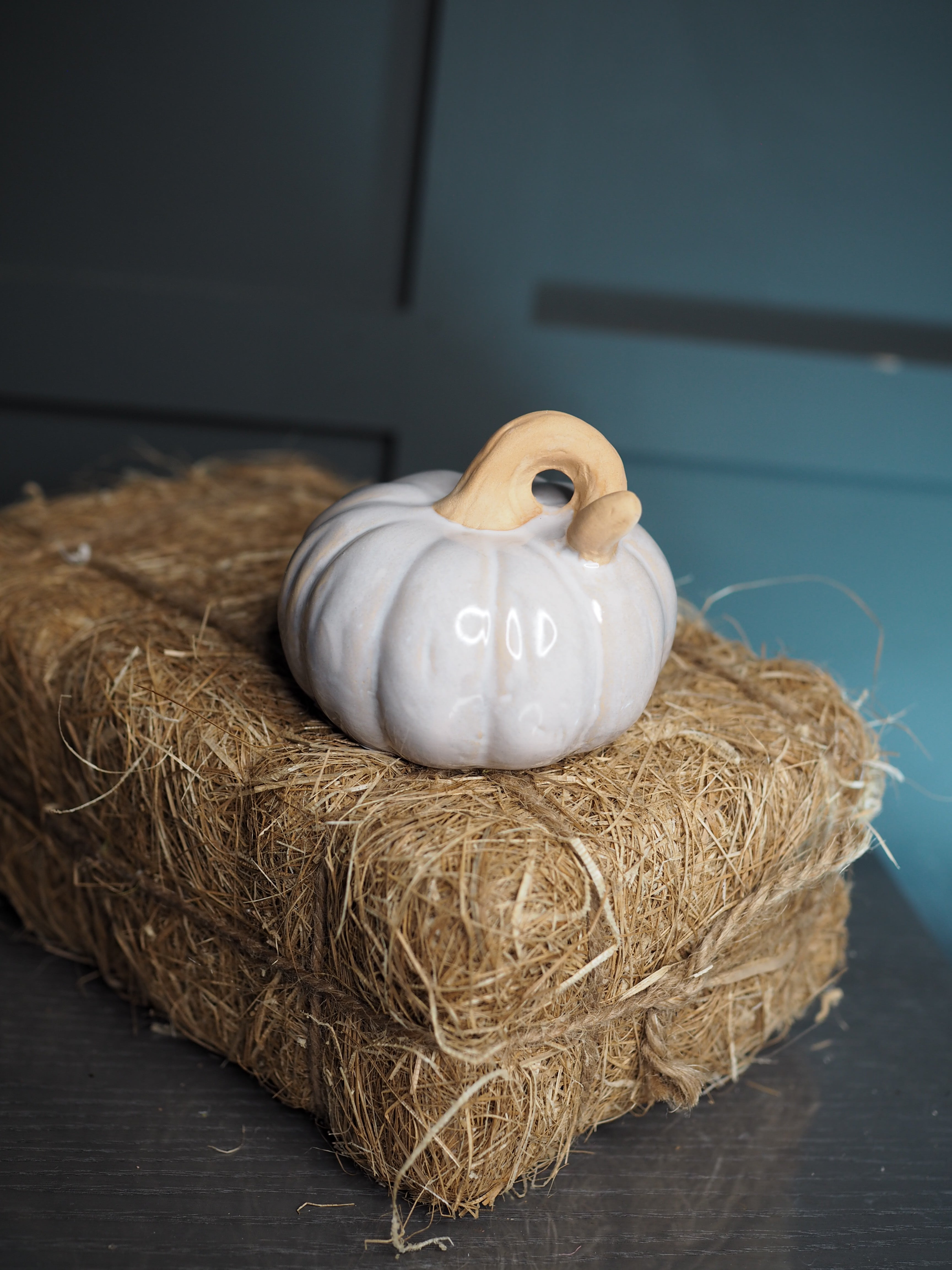 Cream glossy pumpkin