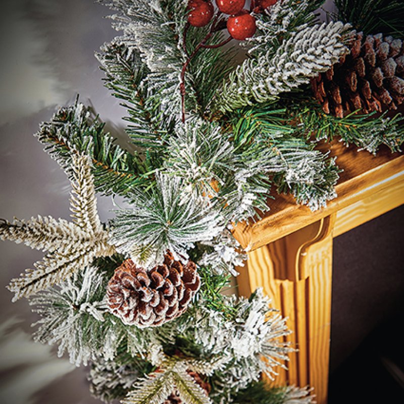 2.7m Flocked garland with berries and cones