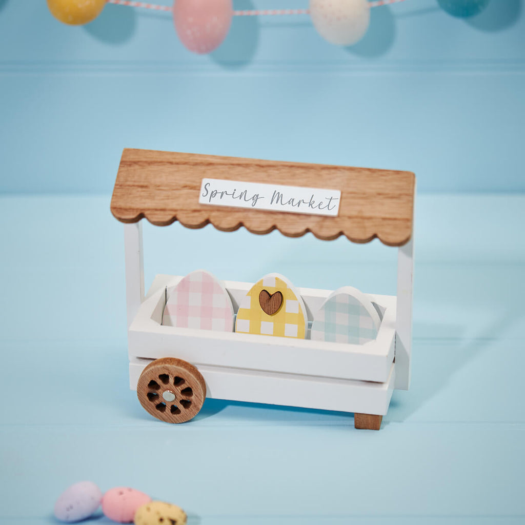 Egg cart with 3 small wooden eggs