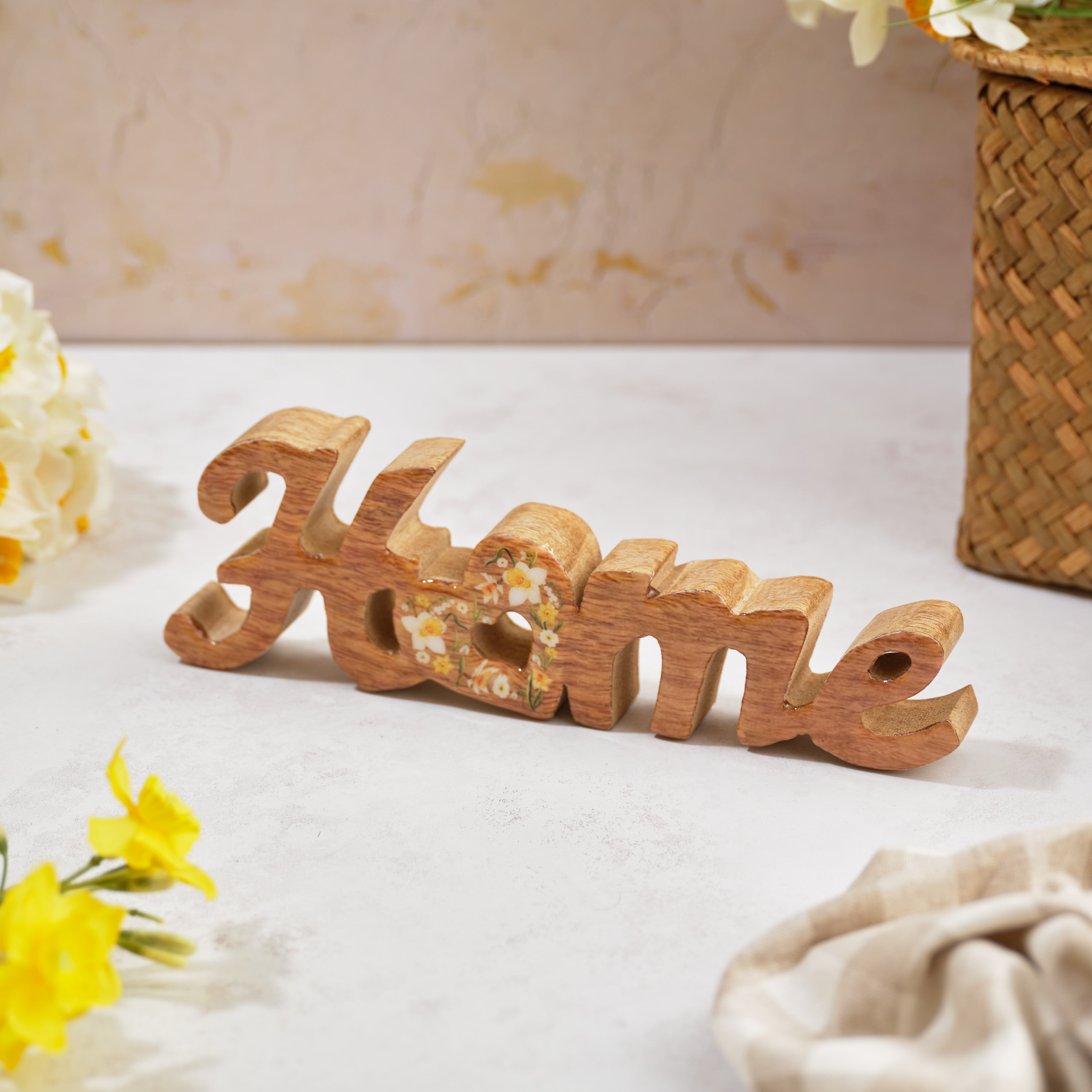 Mangowood floral home sign with daffodils