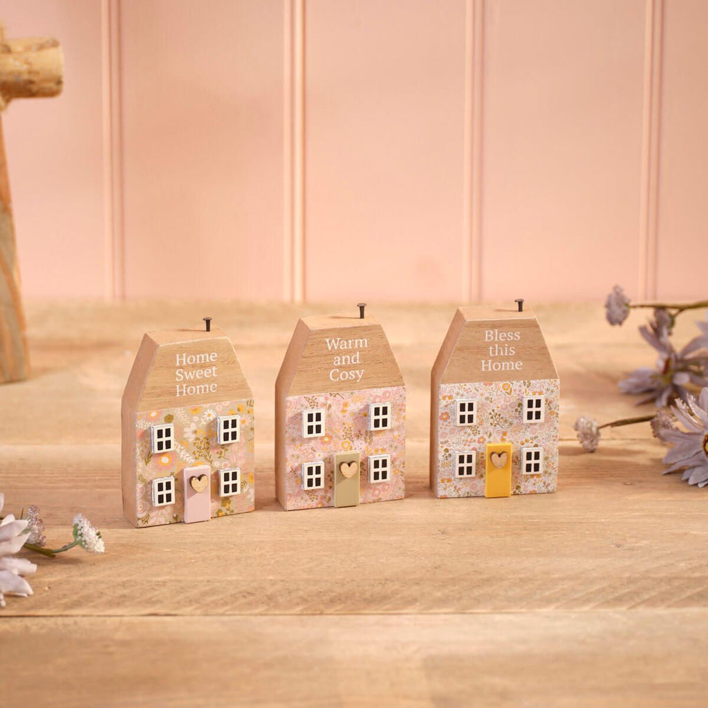 Ditsy floral mini wooden house