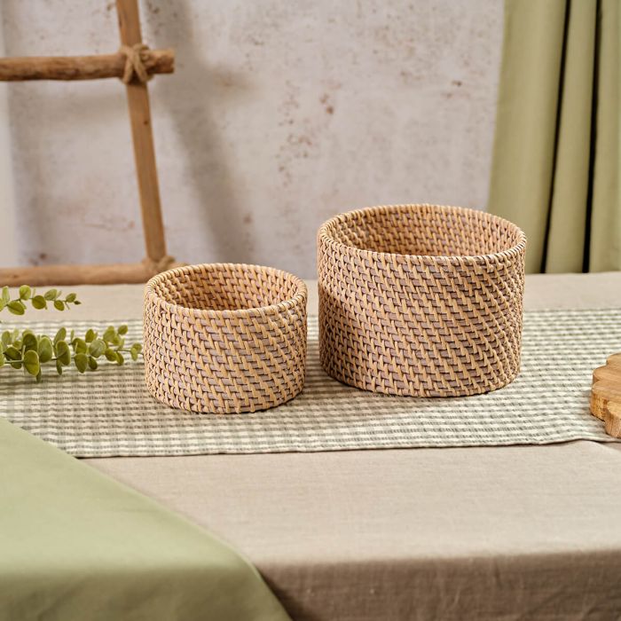 Set of 2 round rattan baskets