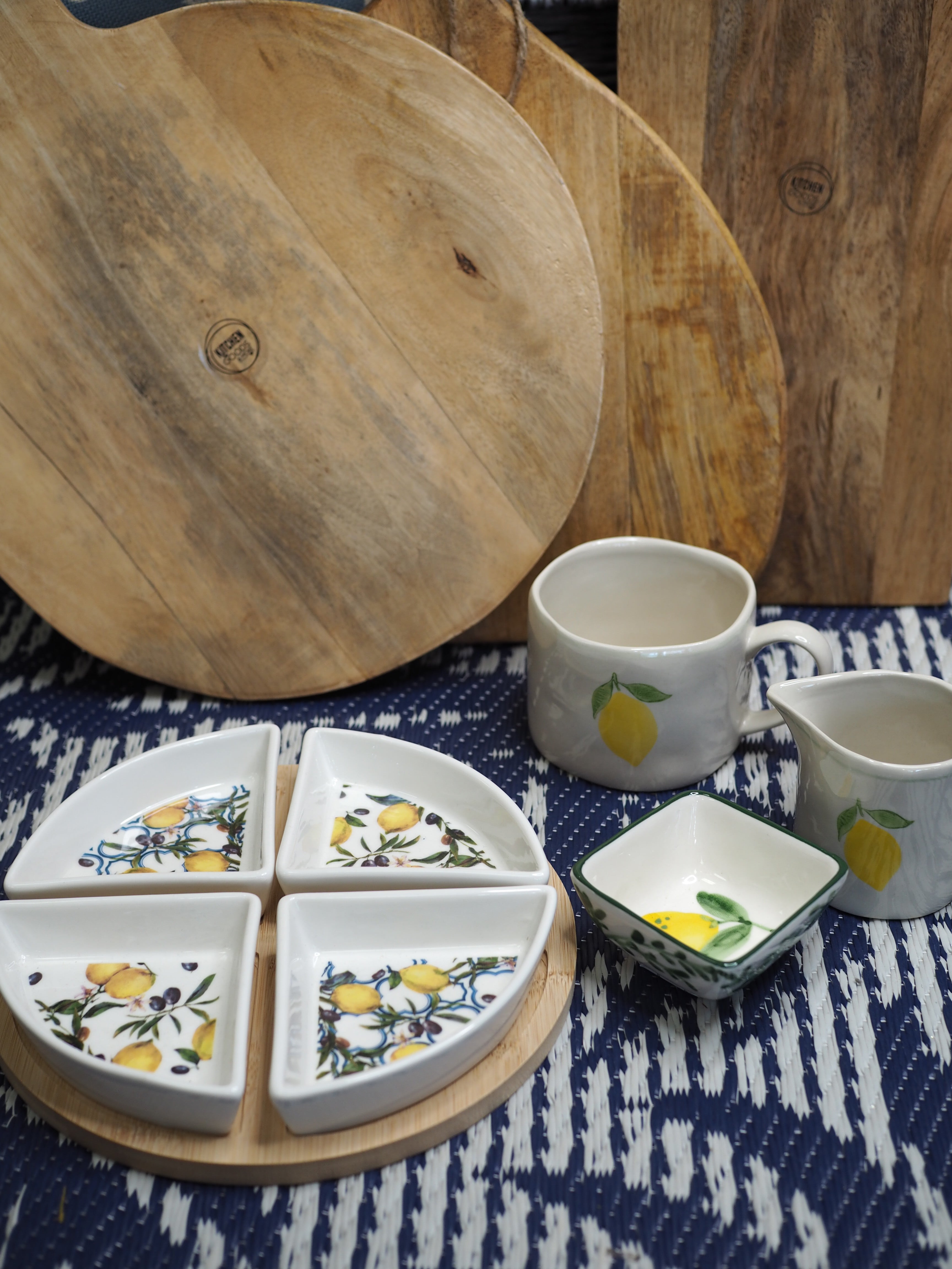 Lemon and olive print tapas set
