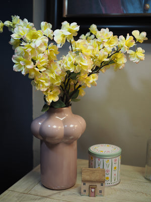 Short apple blossom
