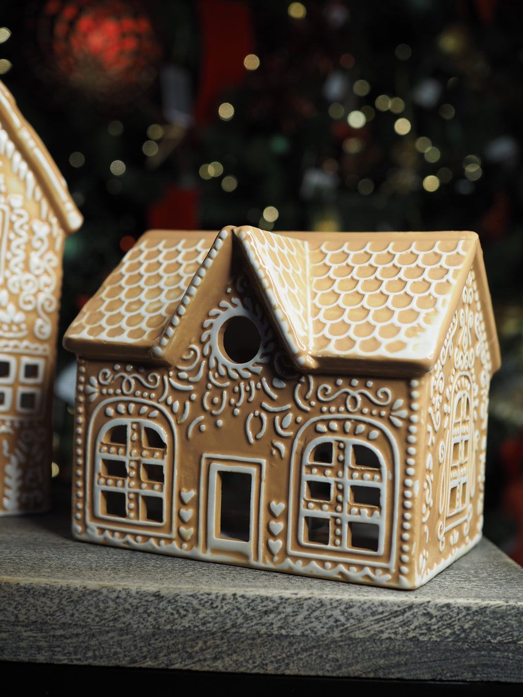Ceramic LED light up gingerbread cottage