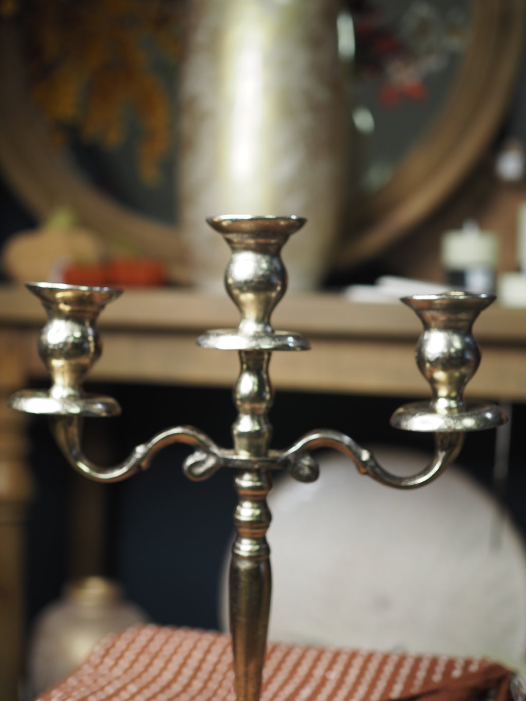 Gold metal 3-branch candelabra