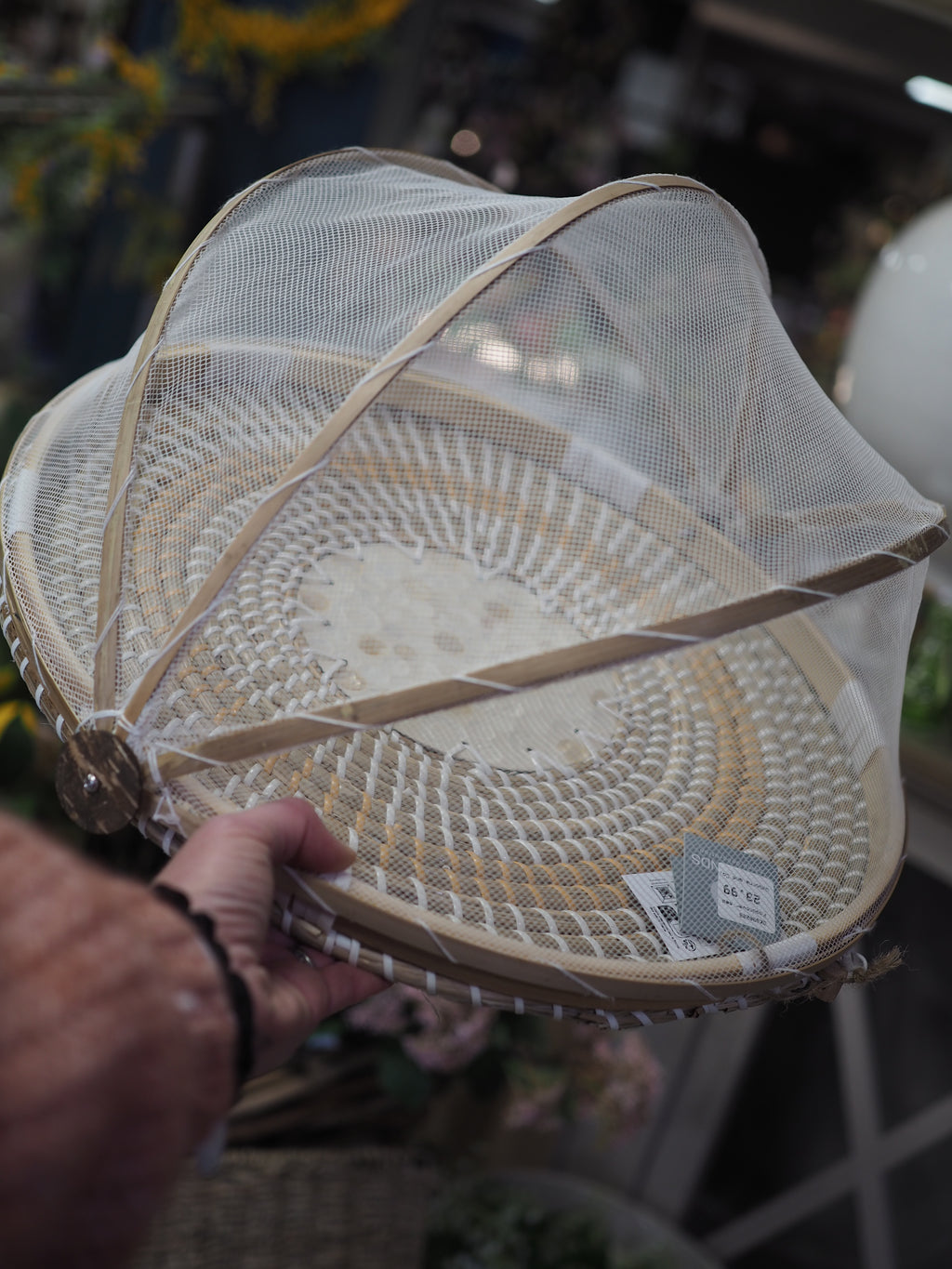 Seagrass food cover with net cover and clasp closure