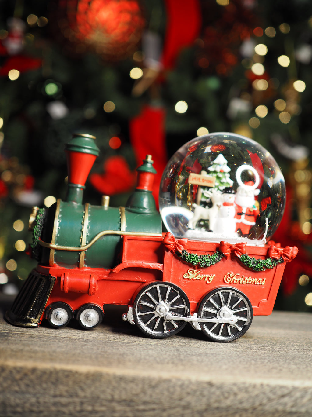Merry Christmas snowglobe train