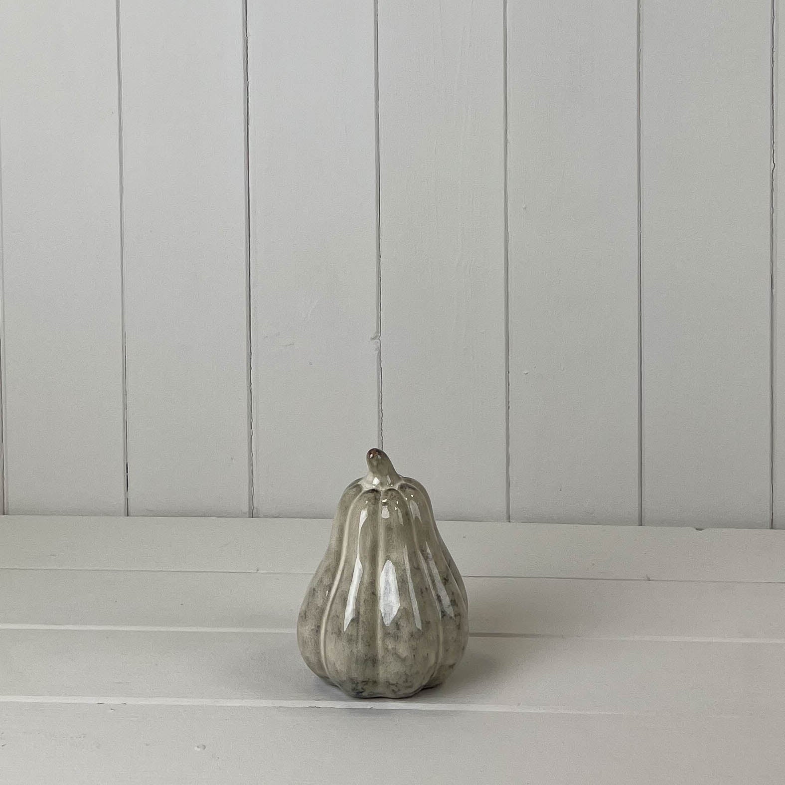 Beige mottled ceramic squash/pumpkin decoration (13cm)