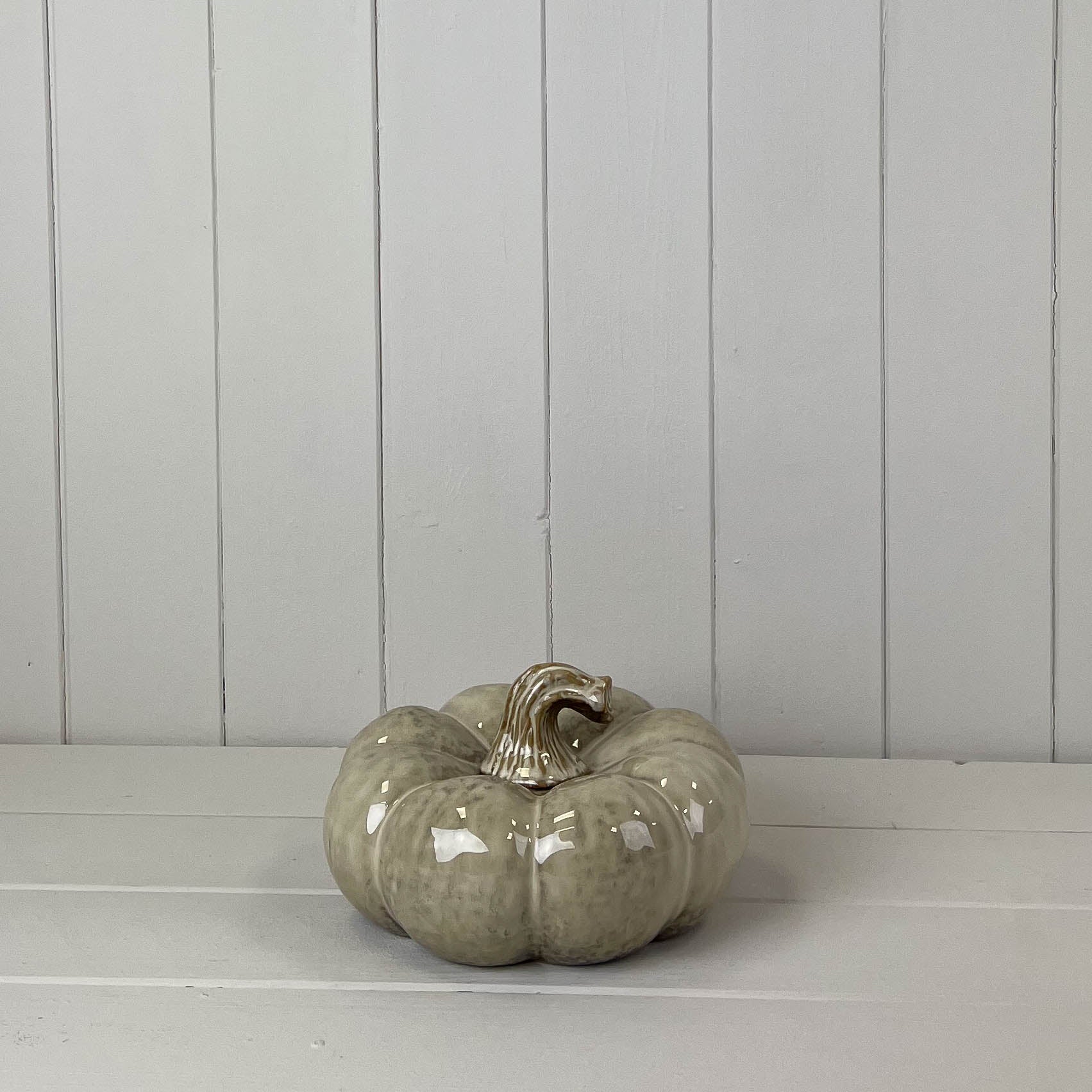 Beige mottled ceramic squat pumpkin decoration (10.5cm)