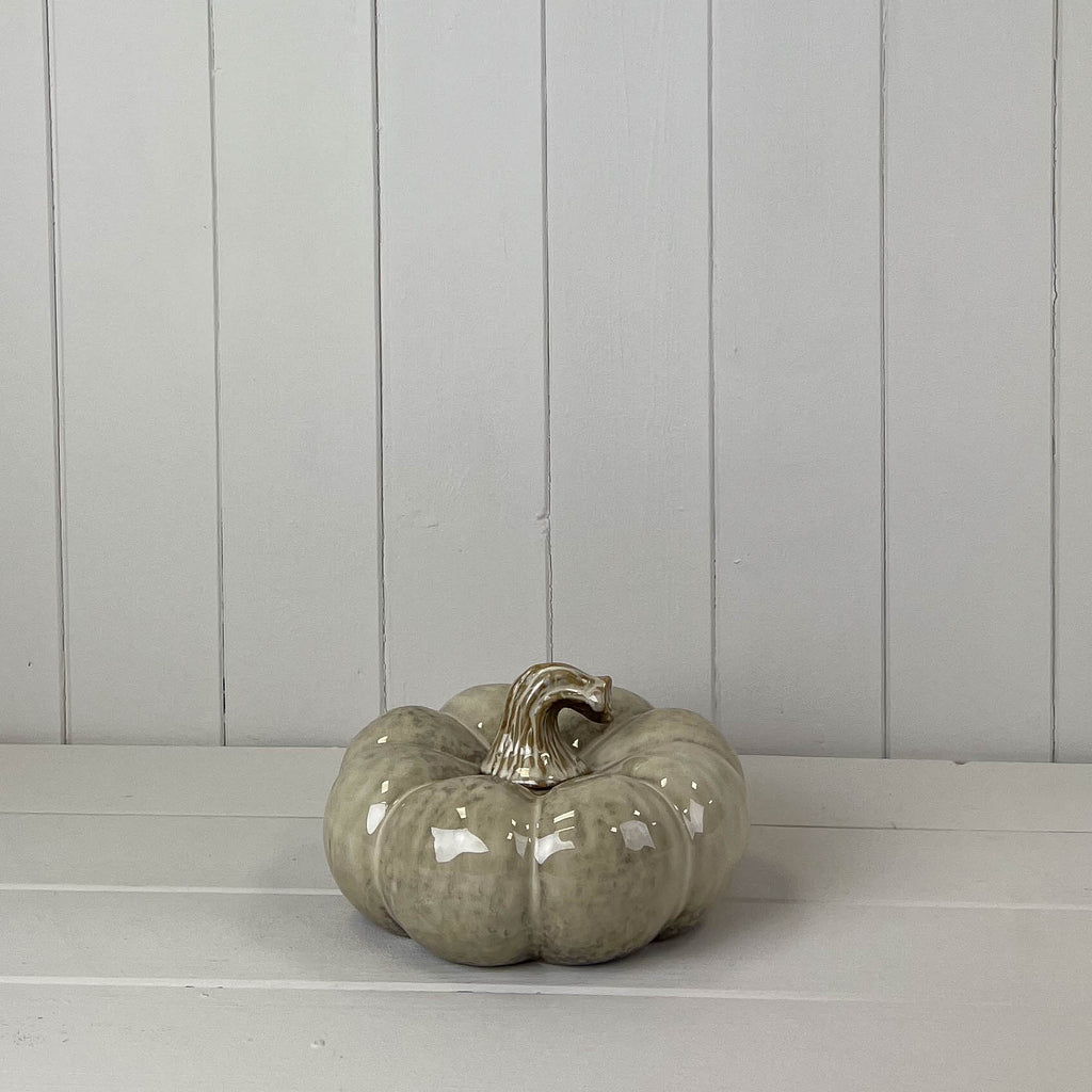 Beige mottled ceramic squat pumpkin decoration (10.5cm)